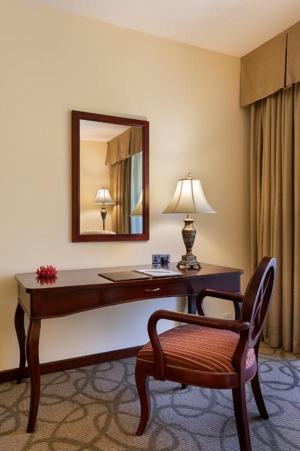 Deluxe Suite mit seitlichem Meerblick